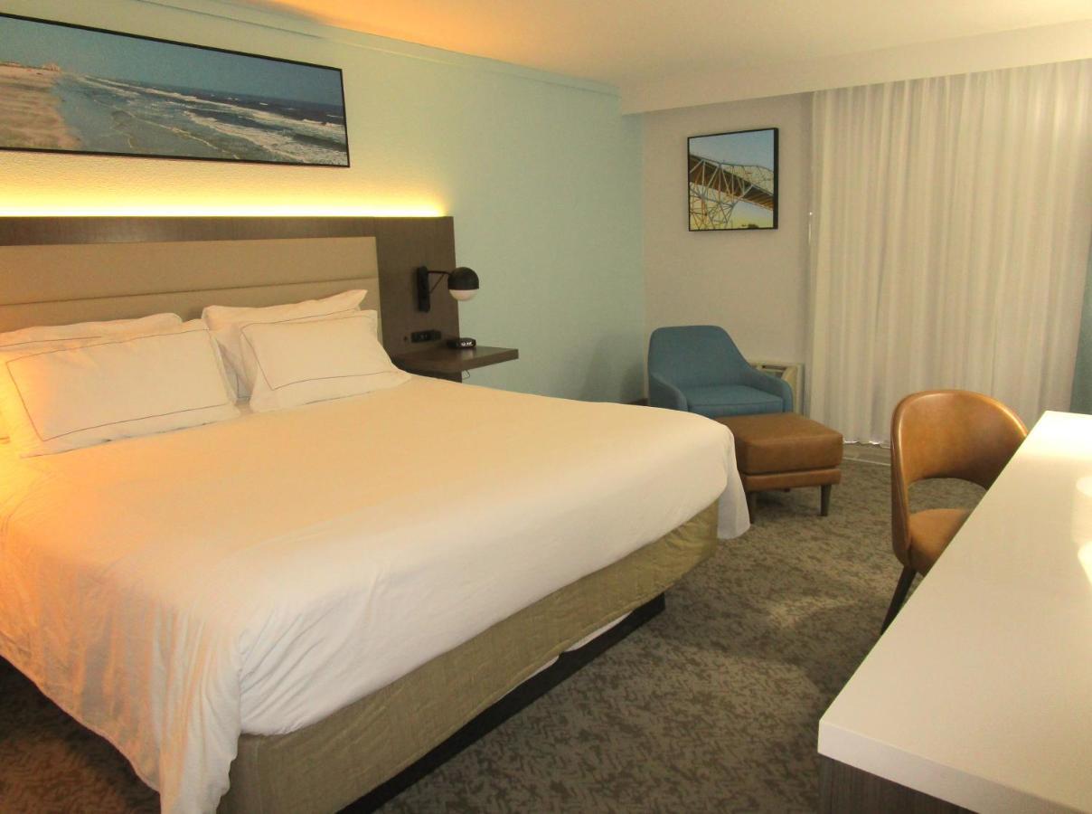 Doubletree By Hilton Corpus Christi Beachfront Exterior photo
