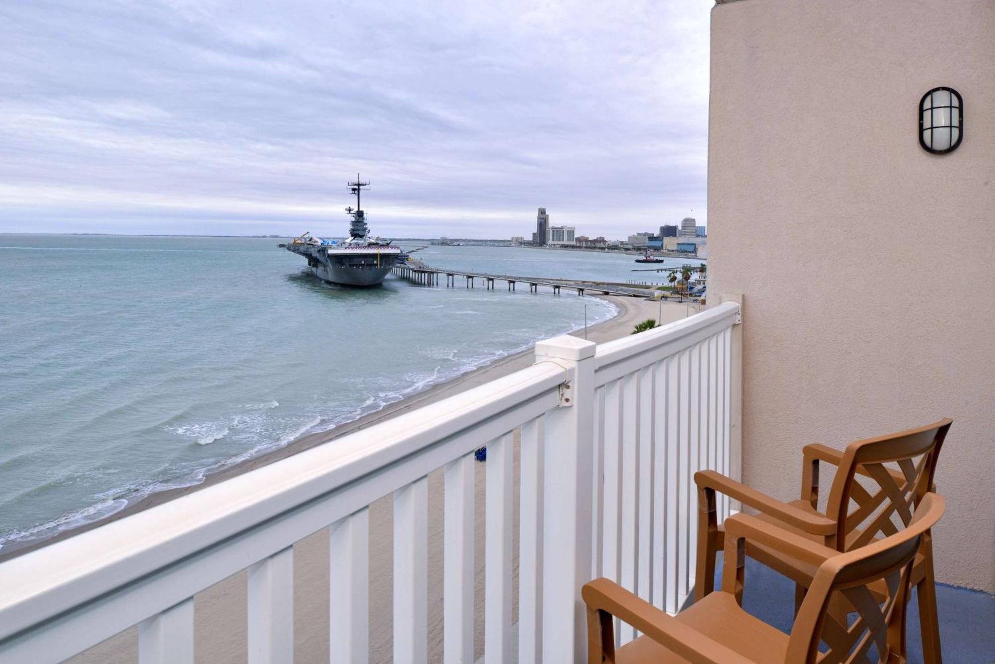 Doubletree By Hilton Corpus Christi Beachfront Exterior photo