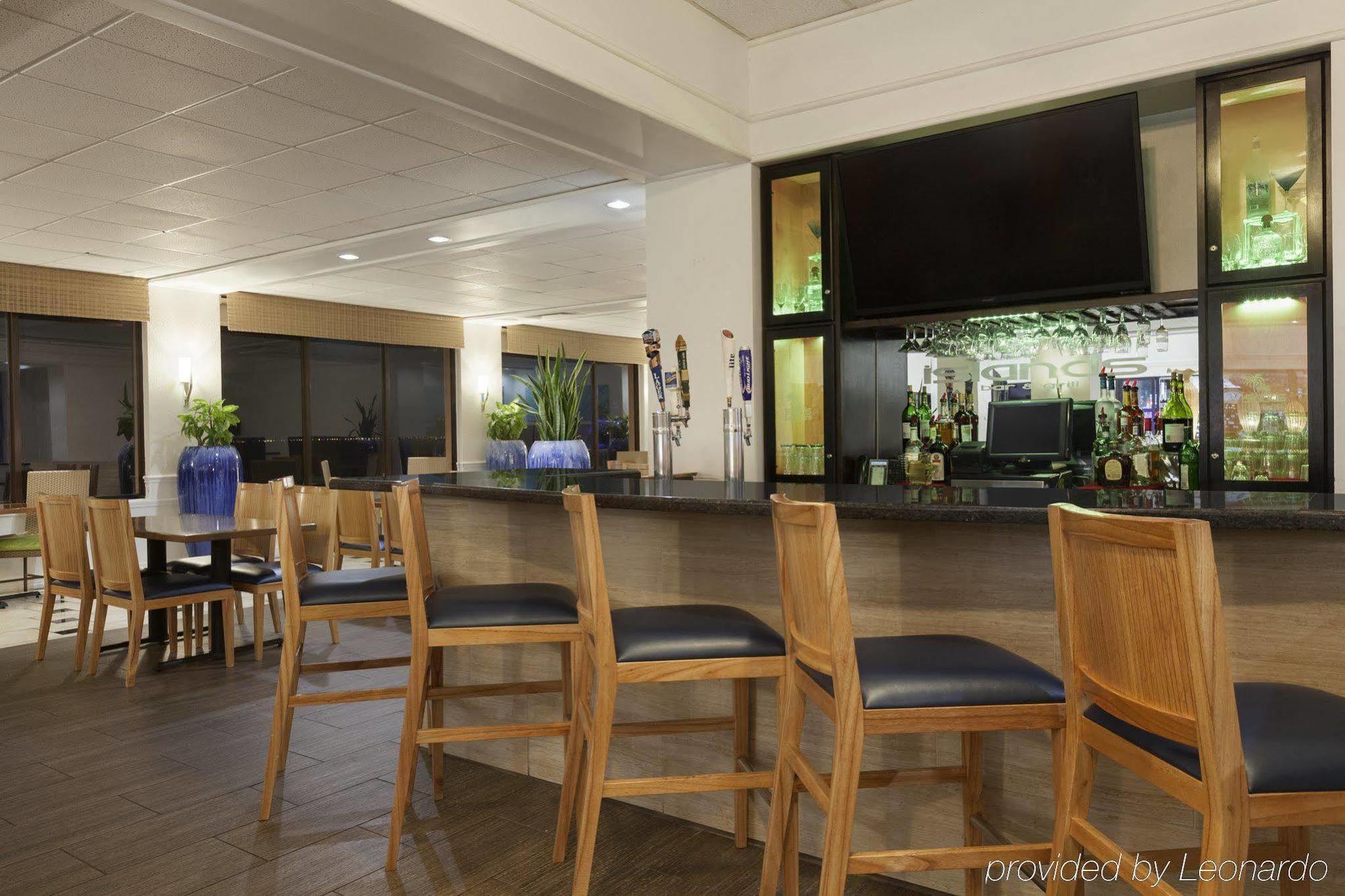 Doubletree By Hilton Corpus Christi Beachfront Exterior photo