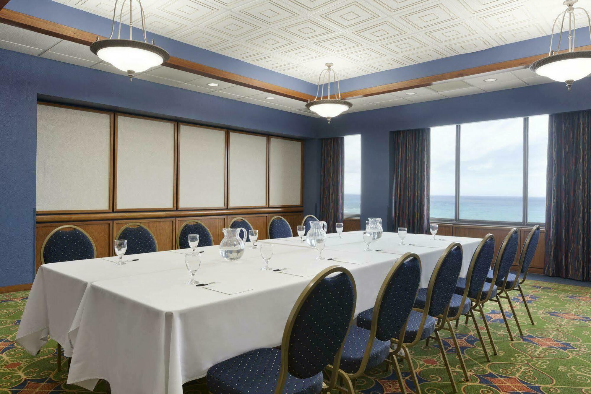 Doubletree By Hilton Corpus Christi Beachfront Exterior photo